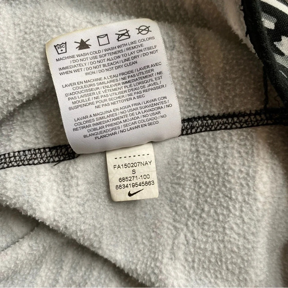 Nike Women’s Therma Fit Pullover Hoodie - Picture 8 of 9